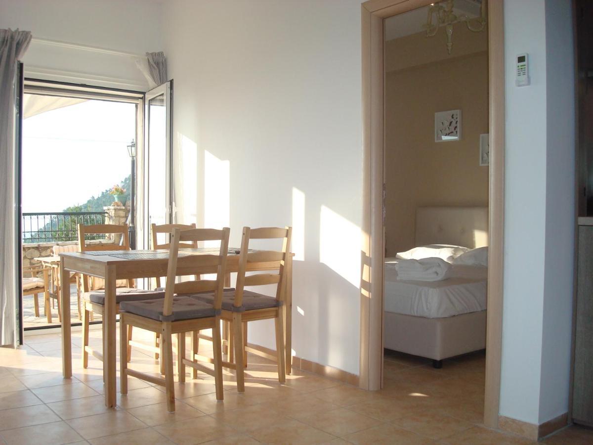 Merlot Village Rental Properties Kariá Eksteriør bilde